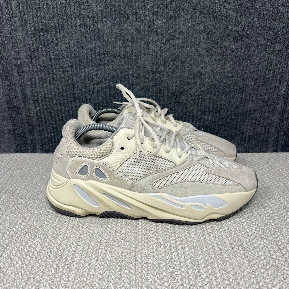 Adidas Yeezy 700 Analog Cream Beige Grey Suede Shoes Mens 9.5 EG7596